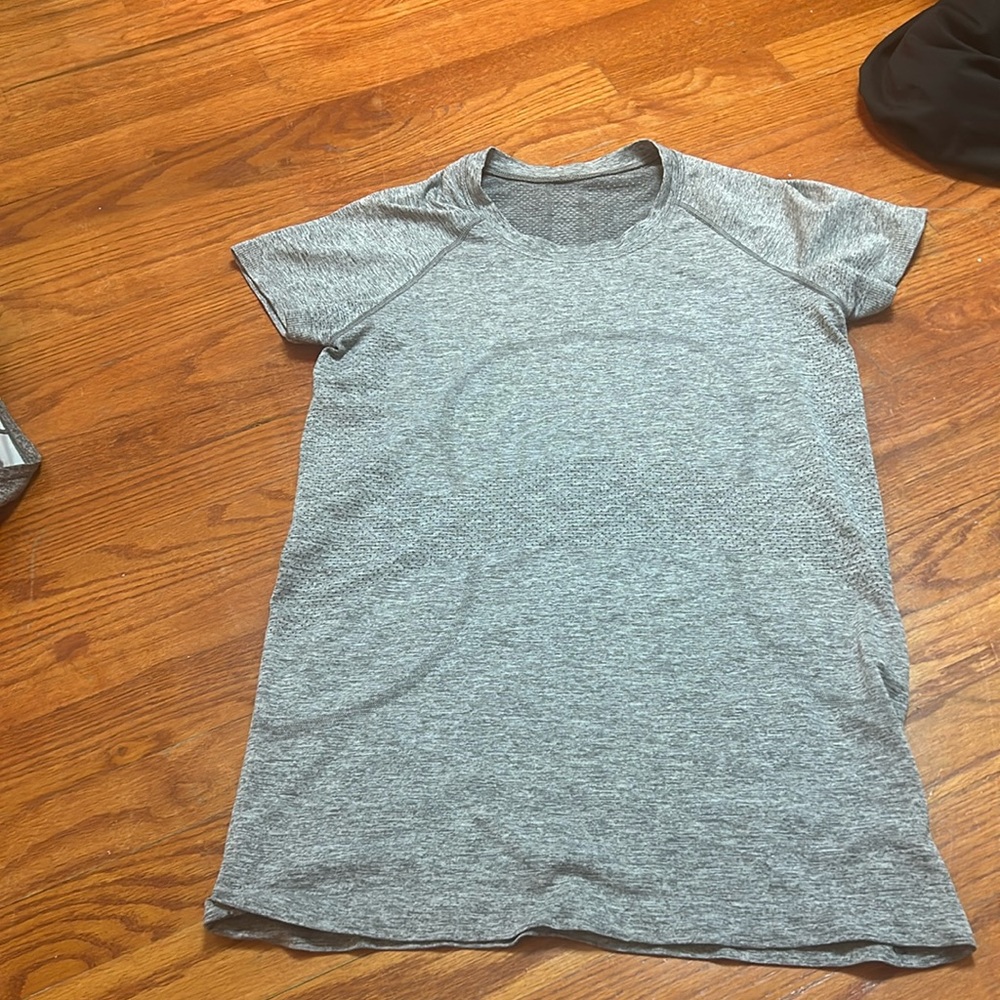 Lululemon swiftly tech grey T shirt